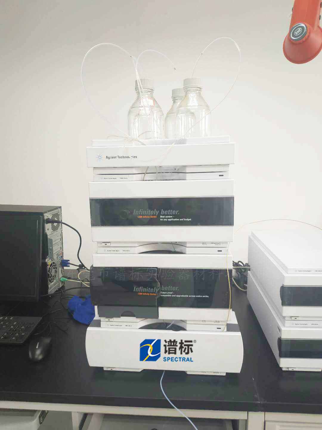 液相色譜儀在使用時(shí)應(yīng)注意什么