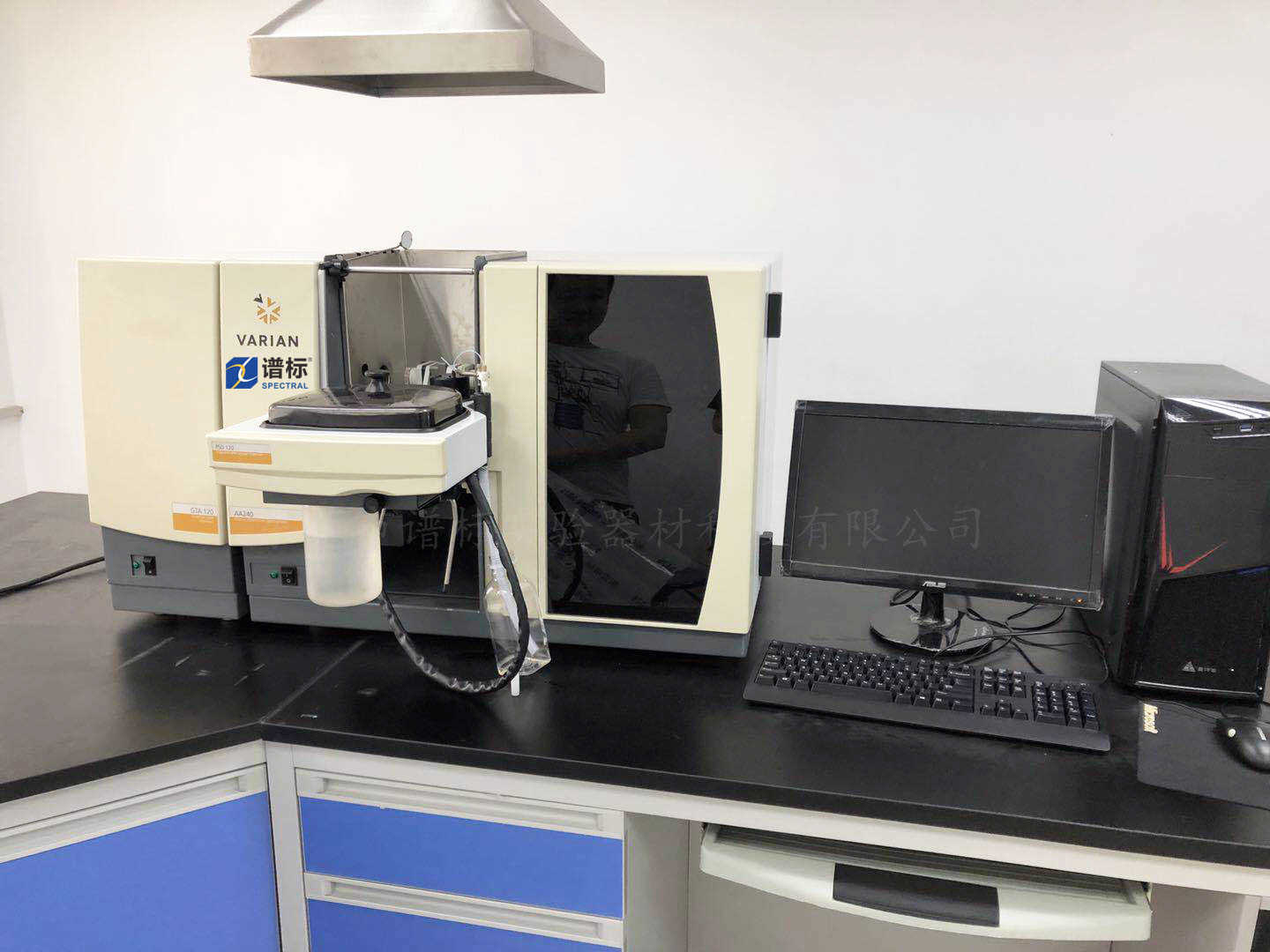 四川某大型檢測集團購買近新機瓦里安AA240Z/瓦里安GTA120