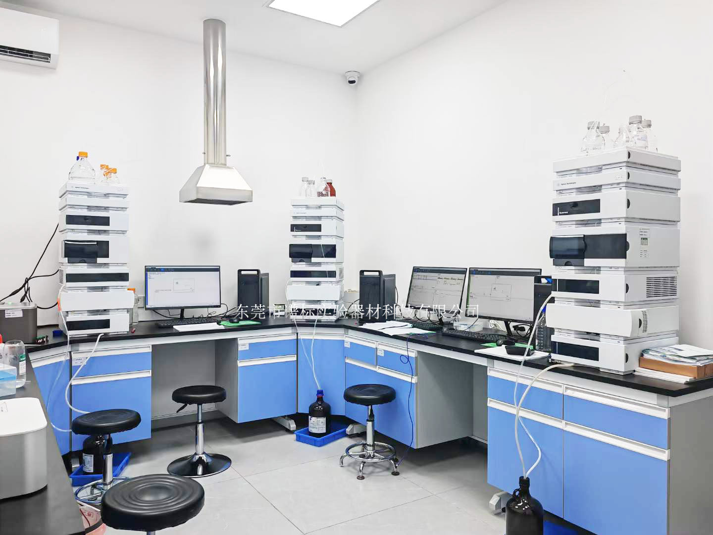 安捷倫液相色譜儀1200+DAD+VWD三套在四川某大型制藥集團(tuán)安裝調(diào)試培訓(xùn)完畢