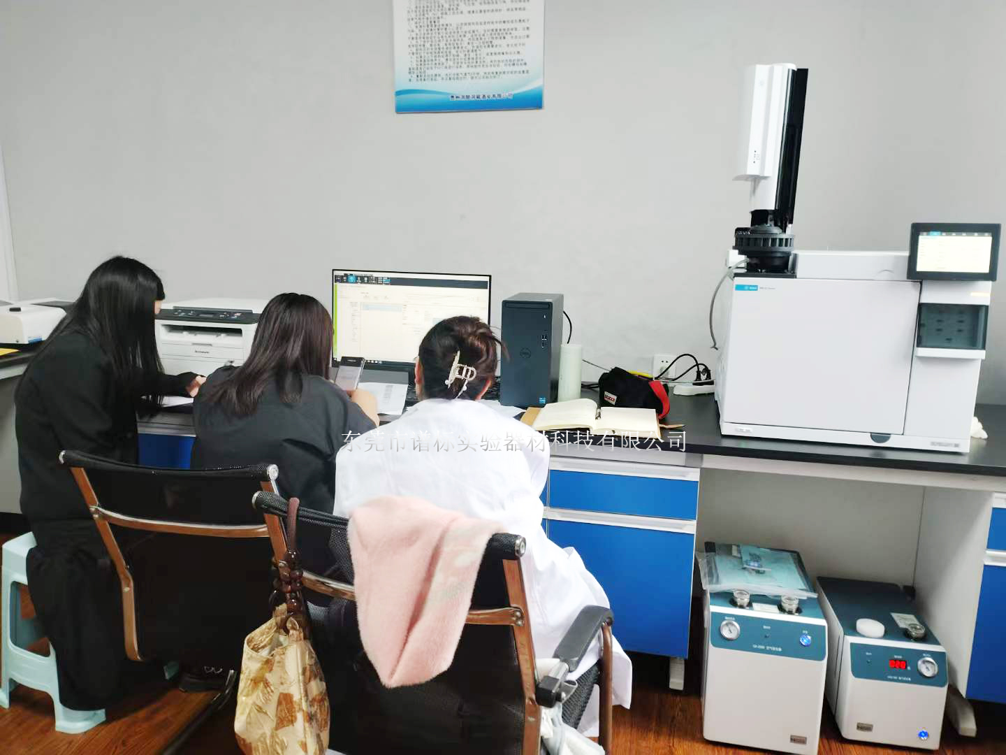 5月29日安捷倫氣相色譜儀GC8890在貴州某大型知名酒廠進(jìn)行酒類產(chǎn)品的多種成分分析